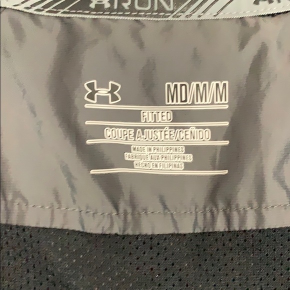 Under Armour Lightweight Jacket - Picture 3 of 3